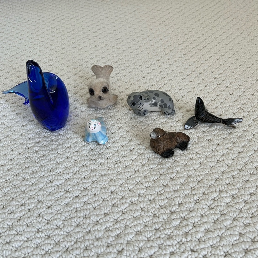 Set of 6 vintage seal figurines - glass, ceramic, resin